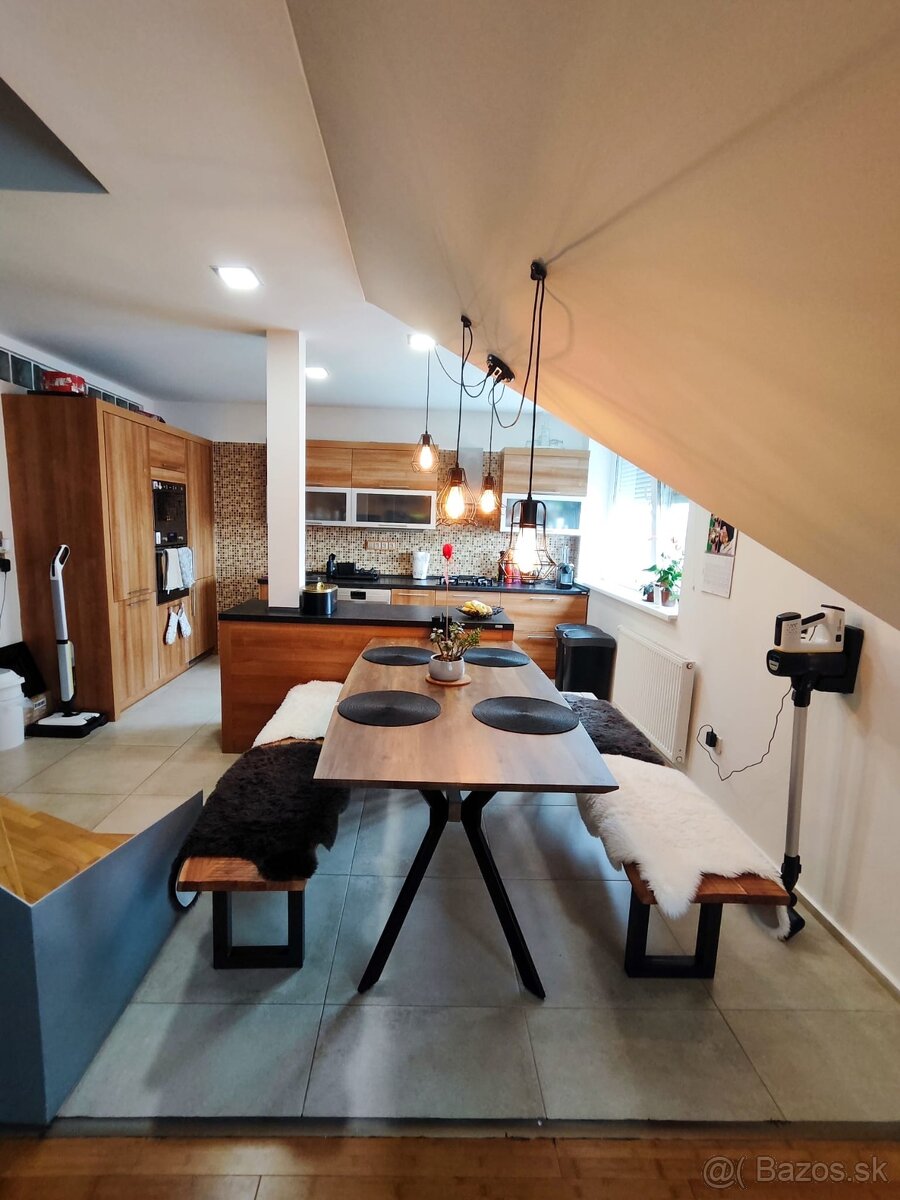 Predaj priestranný, klimatizovaný, mezonetový 3 izb. byt - 18