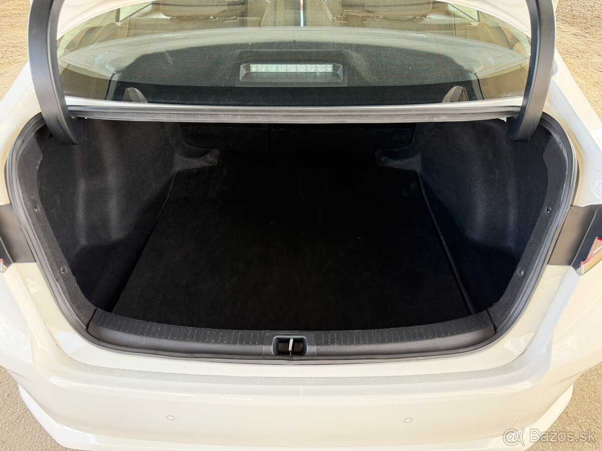 Toyota Corolla 1.5 Dynamic Force Comfort, Slovenske - 18