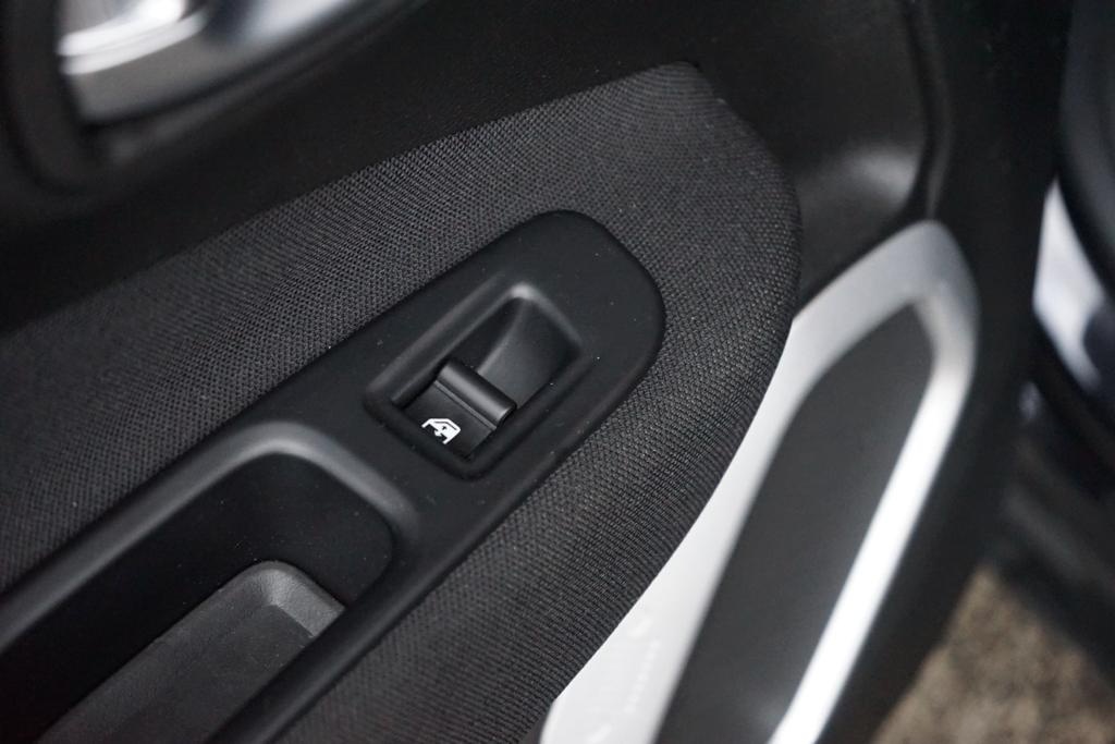 35- Jeep, Renegade, 2016, benzín, 1.4 T, 103kw - 18