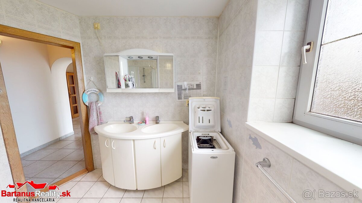 BartanusReality - Na predaj rozmerný rodinný dom s pozemkom - 18