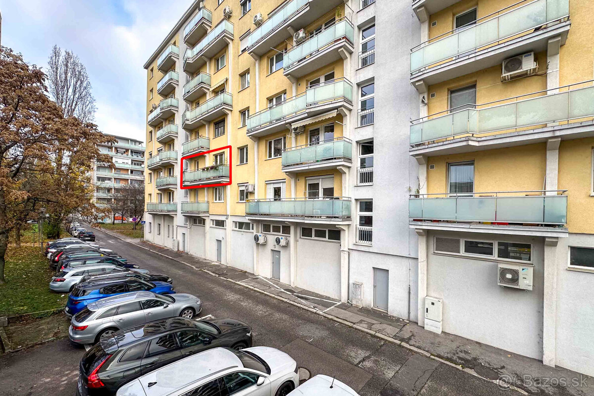 Krásny 1-izb. byt s veľkým balkónom – možnosť úpravy na 2+kk - 18