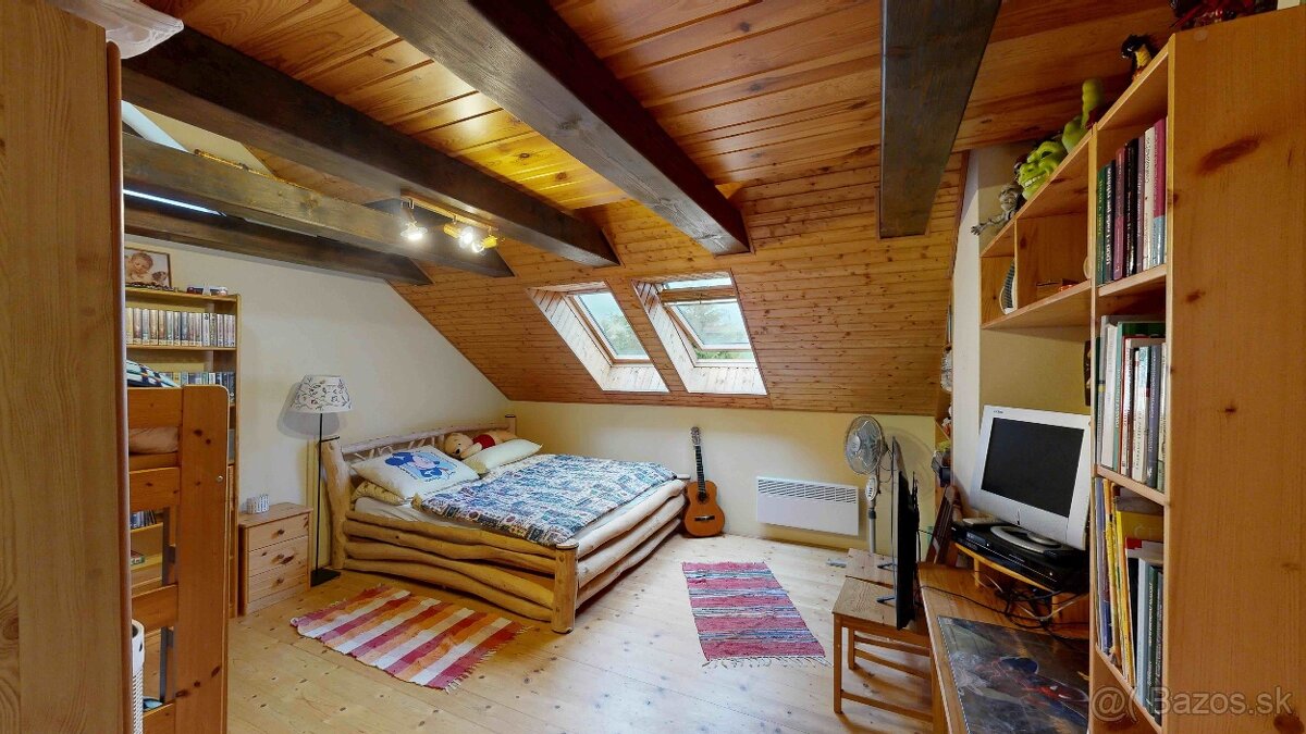 Chalupa po úspešnom režiserovi v obci Stará Turá-časť Paparď - 18