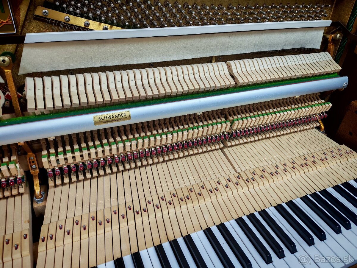 Masívne piano dovoz celá SR - 18