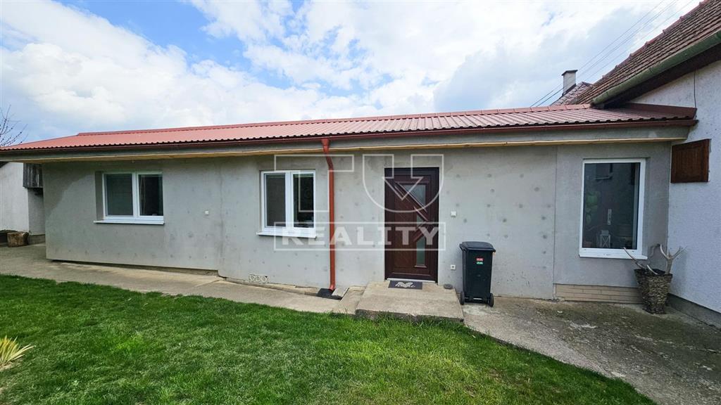 Na predaj rodinný dom s peknou záhradou v tichej časti... - 18