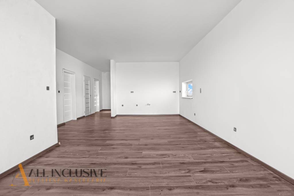 ALL INCLUSIVE I 3 IZBOVÉ BYTY S TERASOU, SO ZÁHRADOU + 2 PAR - 18