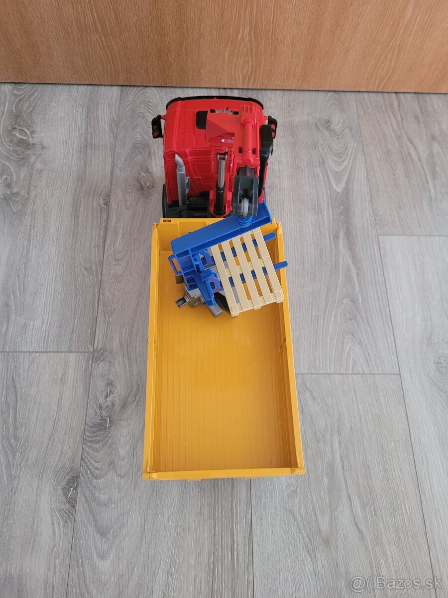 Bruder nakladne auto s rukou - 18