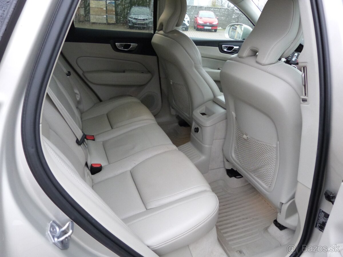 Volvo XC60 T8 Twin Engine Inscription eAWD A/T - 18