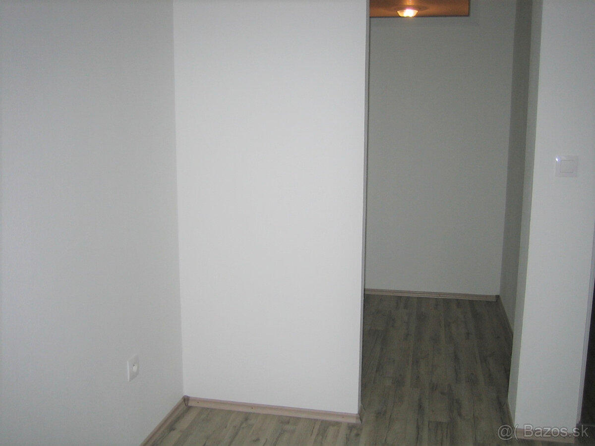 Prenájom veľkého 2 - izbového bytu Bytčická - 18