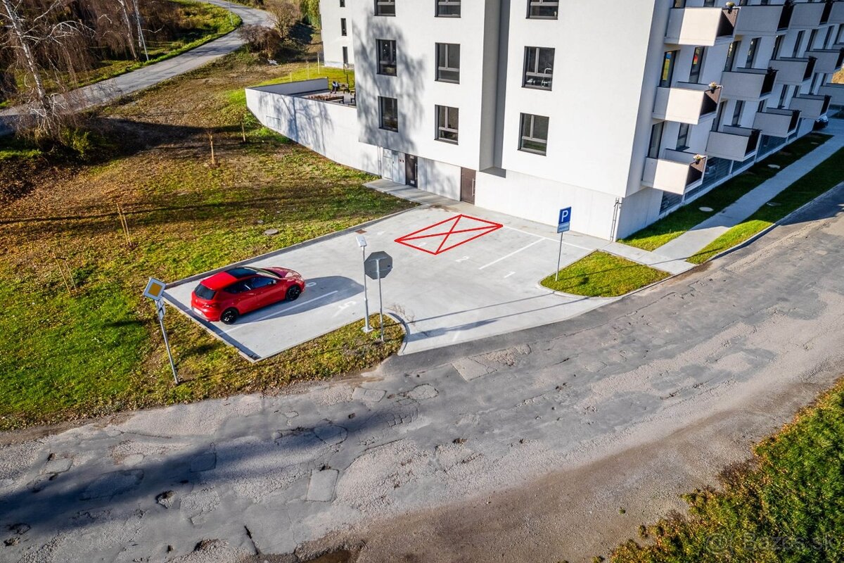 Exkluzívny 1+kk + balkón + parkovanie - 18