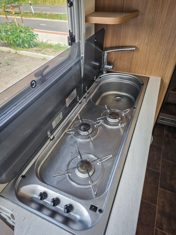 Bürstner Viseo I 690 karavan - 18