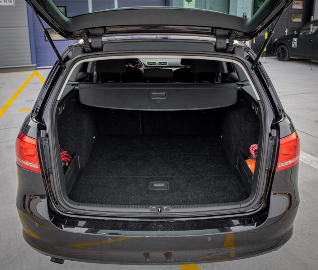 Volkswagen Passat 1.6 TDI 77kW MT/6 - 18