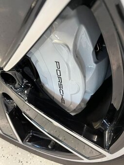 Porsche Cayenne Turbo - 18