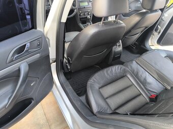 Škoda Octavia Combi Elegance 2,0TDI M6 - 18