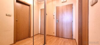 PEKNÝ KLIMATIZOVANÝ 2i. BYT 55 m2 S PARKOVANÍM V BRATISLAVE. - 18