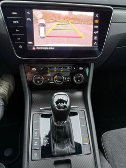 Škoda Superb Combi Sportline 2,0TDI 4x4 - 18