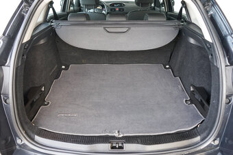 13- RENAULT Mégane Grandtour, 2011,benzín,1.6i, 74 kW - 18