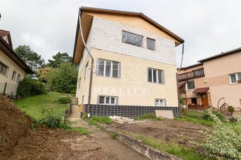 Rozostavaný rodinný dom s veľkým pozemkom (732m2) v... - 18