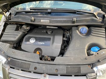 VW Sharan - 18