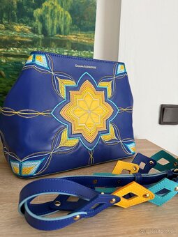 Sara Iris kožená vyšivaná kabelka Dajana Rodriguez - 18