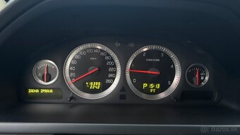 VOLVO XC90 D5 AWD 2.4L EXECUTIVE - 18