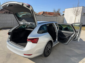 SKODA OCTAVIA “2022, MANUAL, EDÍCIA CLEVER” - 18