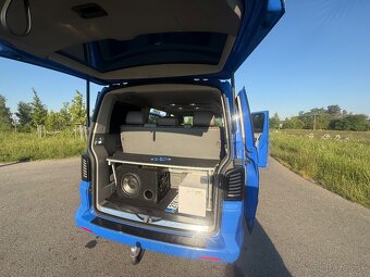 Volkswagen Multivan 2,5 TDi 128 kW plná výbava - 18