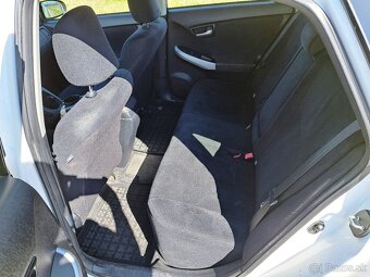 Predám Toyota Prius 1.8 Hybrid 2012 - 18