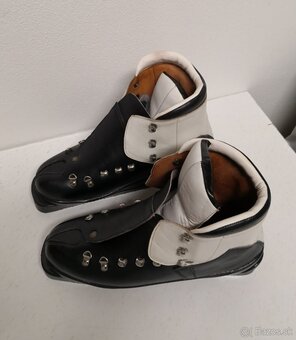Staré vzácne lyžiarske topánky BOTAS - 18
