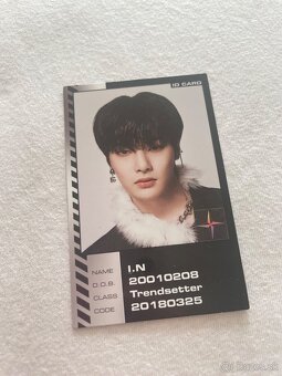 Albumy a karty - 18