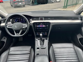Volkswagen Passat Variant 2.0 TDI R-Line 4Motion DSG - 18