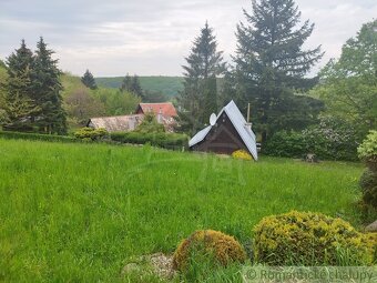 Dvojpodlažná chatka v tichej chatovej oblasti nad obcou Mo - 18