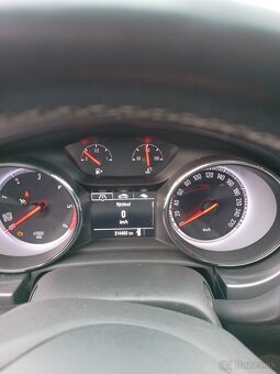 Opel Astra šport Tourer. 2016 1,6 100 kw - 18