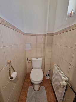 Krásny, moderný, svetlý a zaujímavo riešený dom na predaj - 18