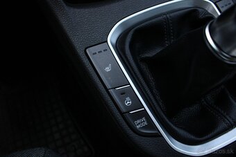 Hyundai i30 1.5 T-GDi mHEV iMT Family - 18