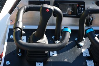 Vmeng Spartan SS1950 mininakladač - 18