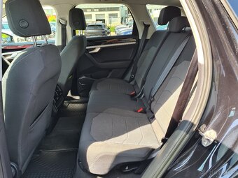 VW TOUAREG 3.0 TDI V6 ELEGANCE 4MOTION / MOŽNÝ OPOČET DPH - 18