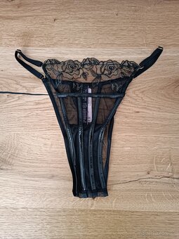 Vyššia rada M od Victoria’s Secret - 18