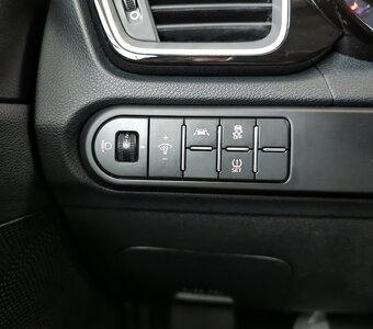 Kia Ceed SW 1.6 CRDi MHEV Gold A/T// AJ NA SPLÁTKY// - 18