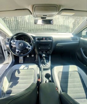 Volkswagen Jetta 2.0tdi Highline - 18