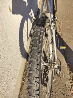 [09]  Horský bicykel Lincoln - 18