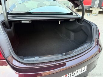 Mercedes-Benz E 200 Coupe AMG Burmester mHEV - 18