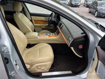 Jaguar XF - 18