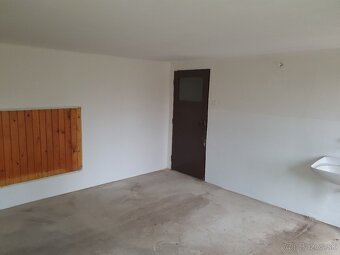 Kvalitný murovaný rodinný dom v okrese Levice - 18