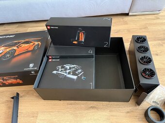 LEGO TECHNIC 42056 Porsche 911 GT3 RS - Z VÝSTAVKY - 18