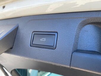 Volkswagen Passat Variant 2.0 TDI 190k BMT Highline 4MOTION - 18