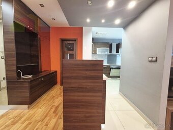 Na prenájom 3-izbový byt s balkónom, 97 m², Tallerova ul., S - 18