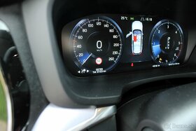 Volvo V60 D4 Momentum Pro A/T 2020 - 18
