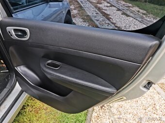 Peugeot 307 kožený interiér - 18