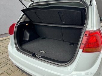 KIA VENGA, PLATINUM, 1,4 BENZÍN, MANUÁL, LEN 107 547KM, SK - 18