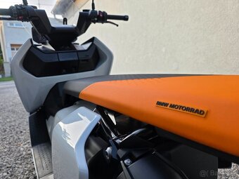 Elektricky skuter BMW CE04 top stav - 18